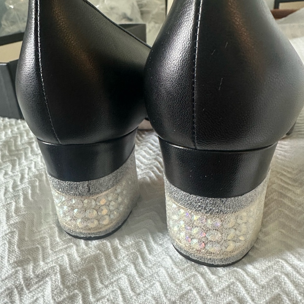 Gucci Black Loafers with Embellished Buckle and Heel - Picture 3 of 12